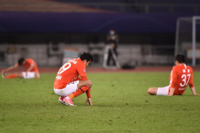 世界杯比赛时间-热议中甲年轻球员月薪7000 网友:不如当健身教练